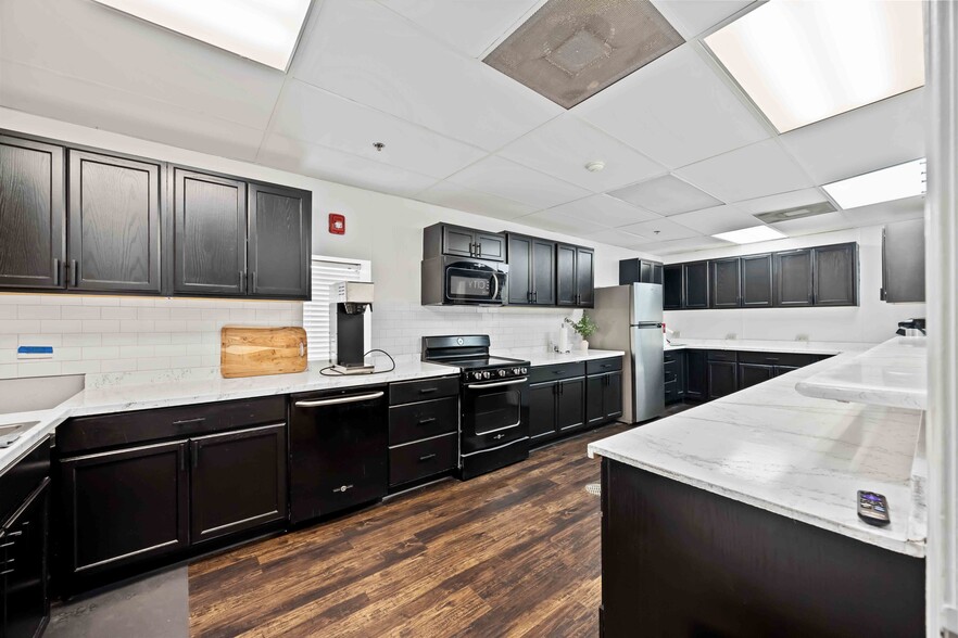More Photos Of 7746 Almeda Genoa Rd, Houston Religious Facility For Sale