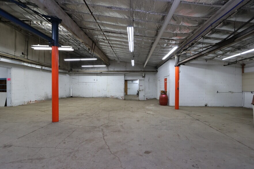 More Photos Of 202 W Livingston Ave, Crestline Warehouse For Sale