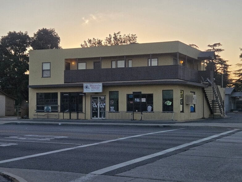 More Photos Of 1002 Beaumont Ave, Beaumont Storefront Retail Office For Sale