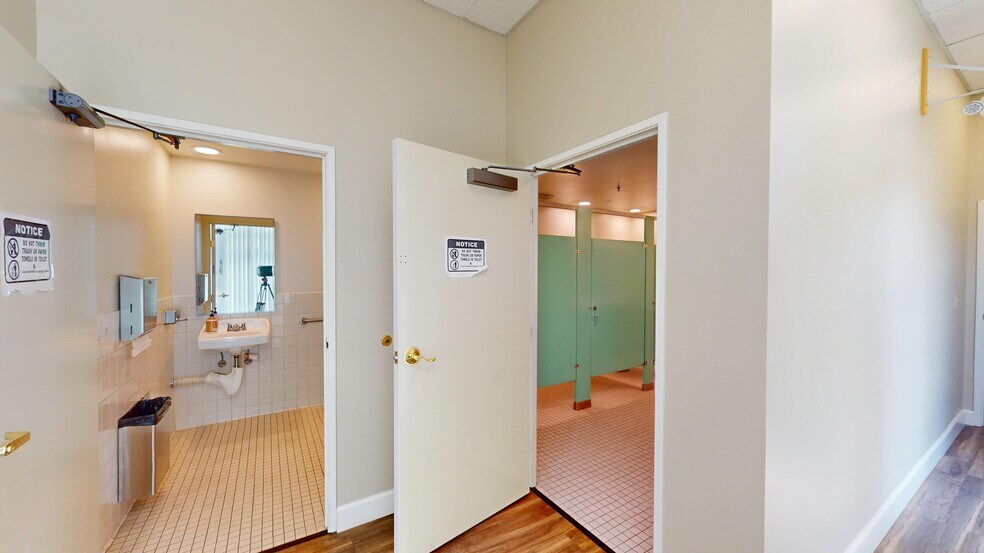 More Photos Of 1415 W Magnolia Blvd, Burbank Office Residential For Sale