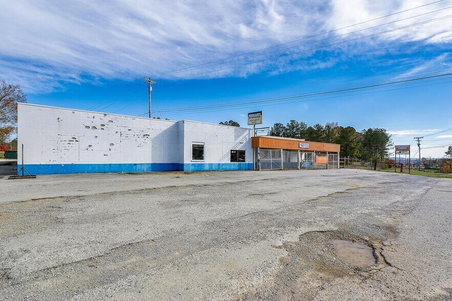 More Photos Of 1470 S Jefferson Ave, Cookeville Showroom For Sale