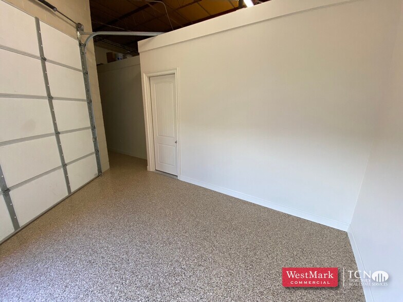 More Photos Of 5760 40th St, Lubbock Office For Lease