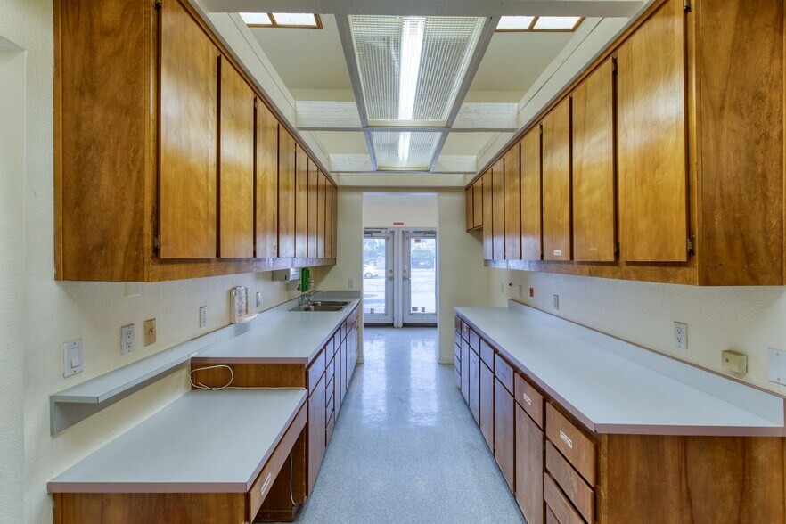 More Photos Of 2928 Eastern Ave, Sacramento Medical For Sale