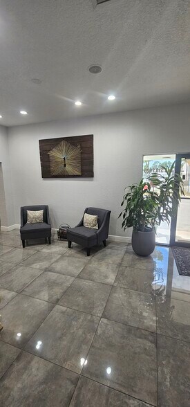 More Photos Of 7223 N Manhattan Ave, Tampa Office For Lease