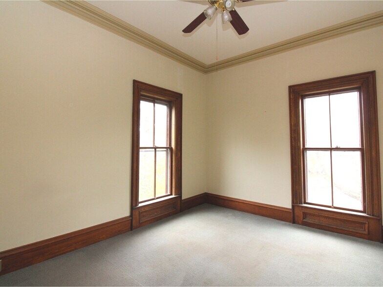 More Photos Of 5224 Shelburne Rd, Shelburne Apartments For Lease