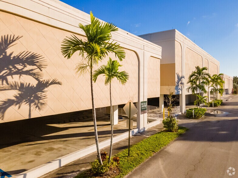 More Photos Of 4101 NW 3rd Ct, Plantation Medical For Lease