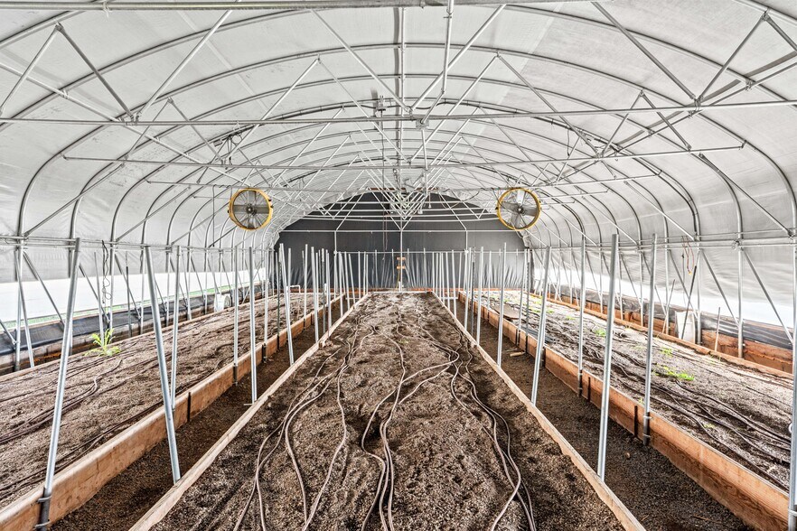 More Photos Of 4300 Young Creek Rd, Ukiah Specialty For Sale