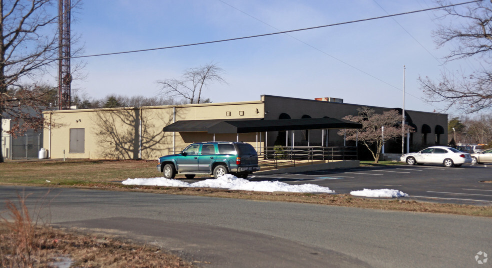 Primary Photo Of 420 Hudgins Rd, Fredericksburg Loft Creative Space For Lease