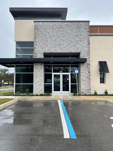 More Photos Of 2508 – 2516 Jacks Rd, Davenport Storefront Retail Office For Lease