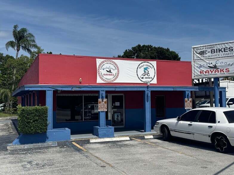 More Photos Of 6399 Haines Rd, Saint Petersburg Freestanding For Lease