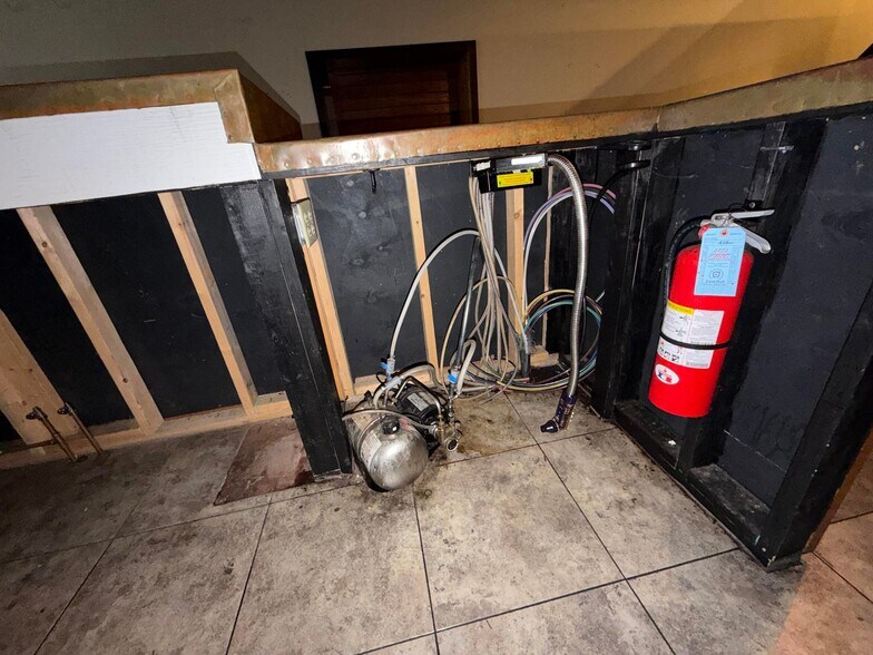 More Photos Of 103 N Fraley St, Kane Restaurant For Sale