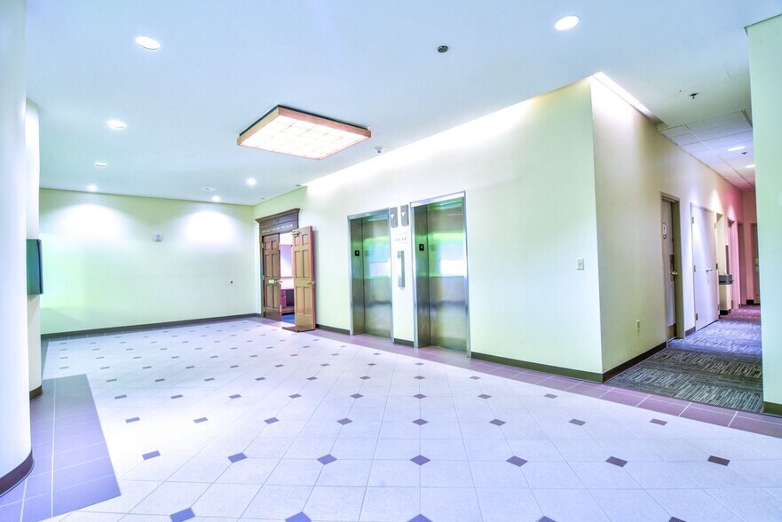 More Photos Of 1150 Cleveland St, Clearwater Office For Lease