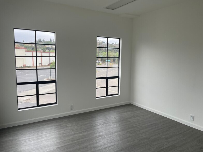 More Photos Of 9549 Kenwood Dr, Spring Valley Office Residential For Sale