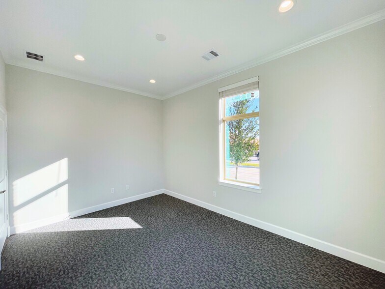 More Photos Of 7700 Preston Rd, Frisco Medical For Sale