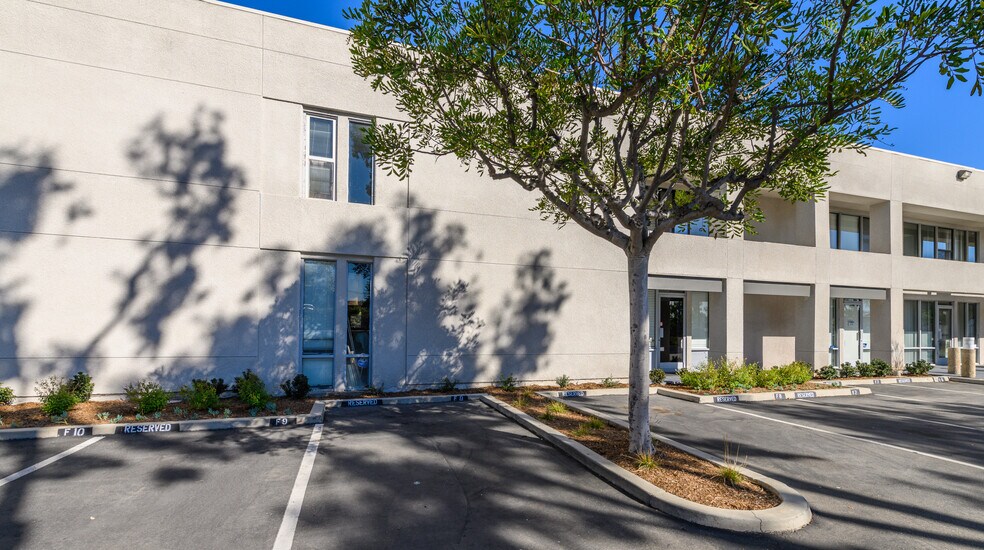 Primary Photo Of 711 W 17th St, Costa Mesa Light Manufacturing For Sale