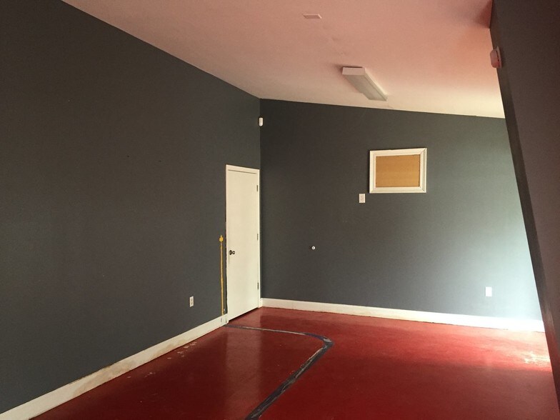 More Photos Of 11616 Industriplex Blvd, Baton Rouge Warehouse For Sale