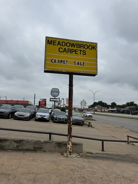 More Photos Of 5928 E Lancaster Ave, Fort Worth Freestanding For Lease