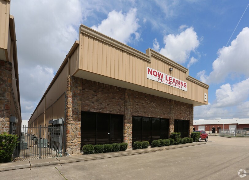 More Photos Of 10963 Cutten Rd, Houston Warehouse For Lease