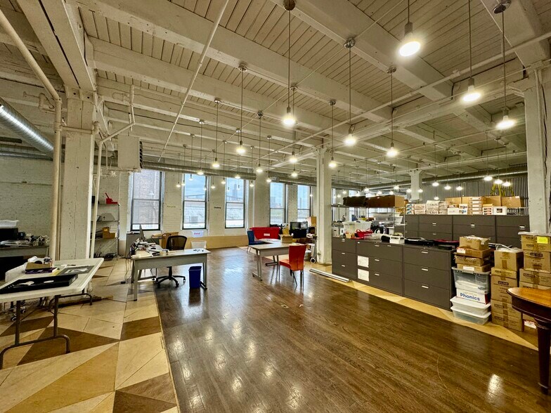 More Photos Of 1821 W Hubbard St, Chicago Loft Creative Space For Lease