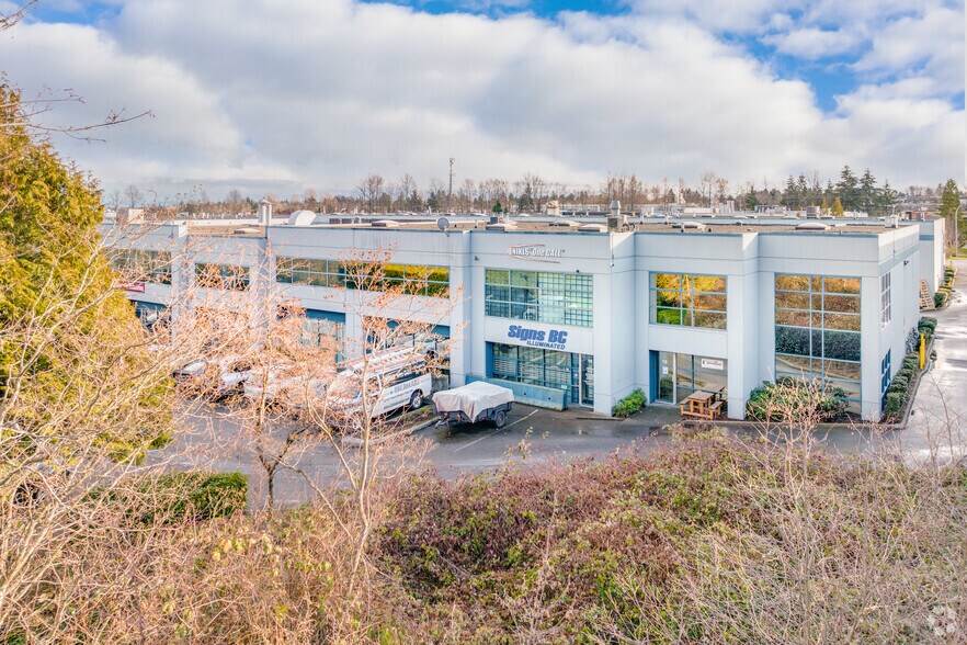 More Photos Of 8456 129A St, Surrey Service For Lease