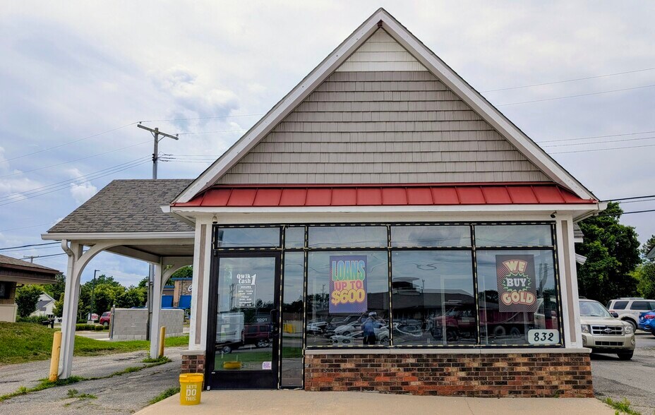 More Photos Of 832 S Main St, Lapeer Freestanding For Lease