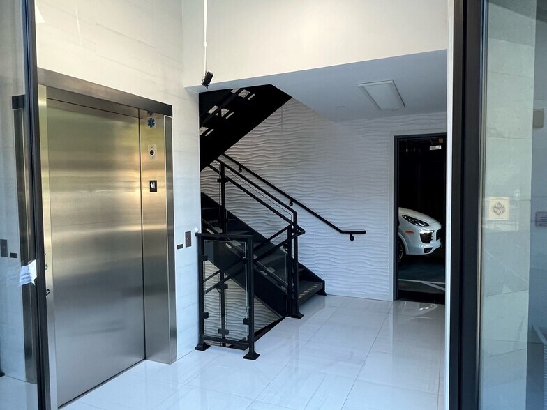 More Photos Of 3397 Barham Blvd, Los Angeles Loft Creative Space For Lease