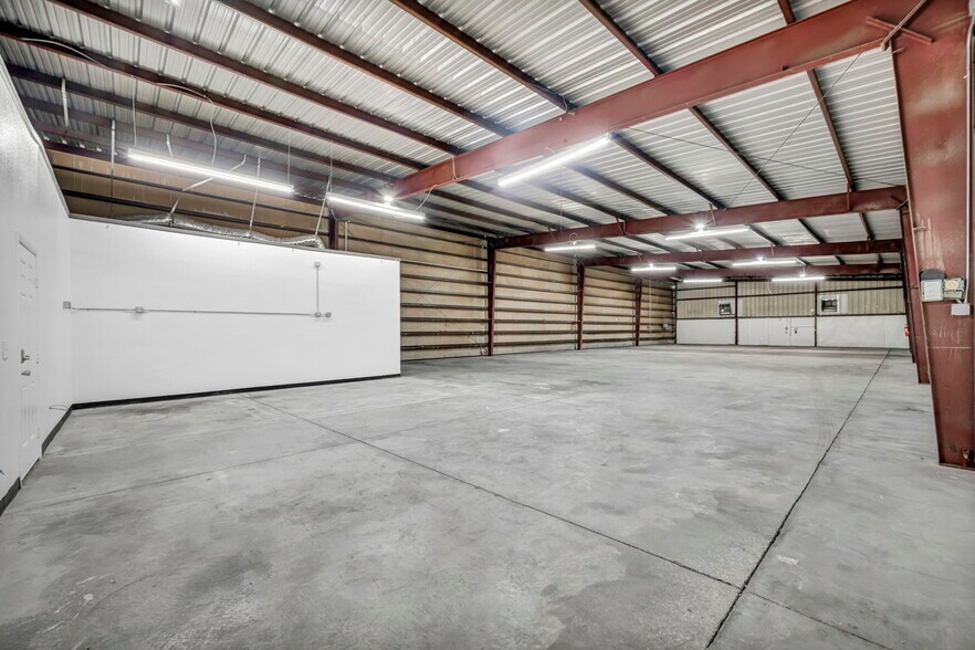 More Photos Of 4040 Arcata Way, North Las Vegas Light Manufacturing For Lease