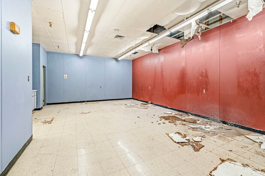 More Photos Of 1519 IN-37, Elwood Storefront Retail Office For Lease