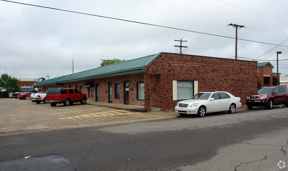 Primary Photo Of 611 Court St, Conway Office For Lease