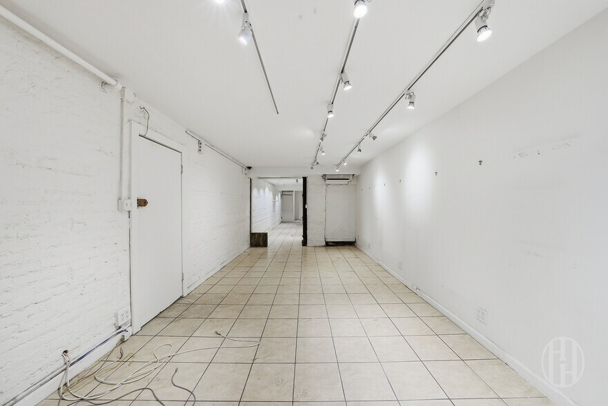 More Photos Of 210 W 82nd St, New York Apartments For Lease