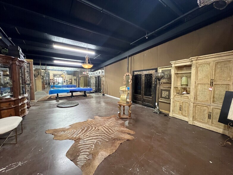 More Photos Of 2007 Us-90-alt, Missouri City Light Manufacturing For Sale