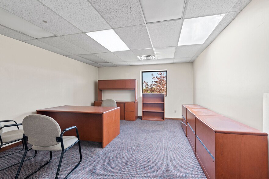 More Photos Of 6000 Fashion Blvd, Salt Lake City Office For Sale