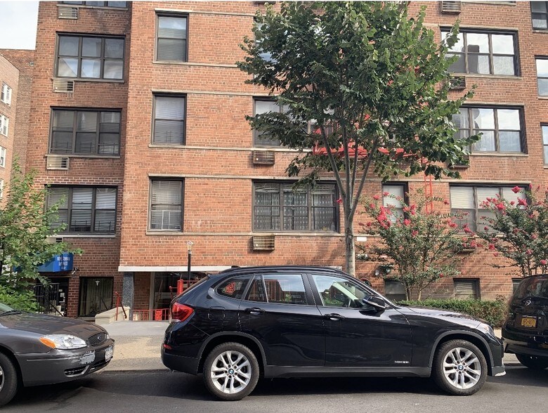 More Photos Of 11146 76th Dr, Forest Hills Apartments For Lease