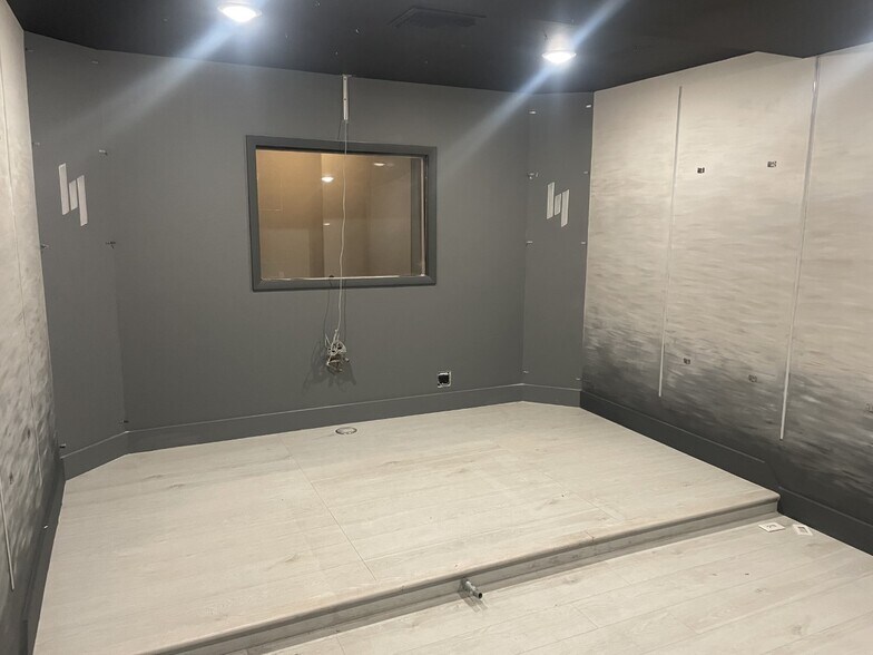 More Photos Of 2020 NE 163rd St, North Miami Beach Office For Lease