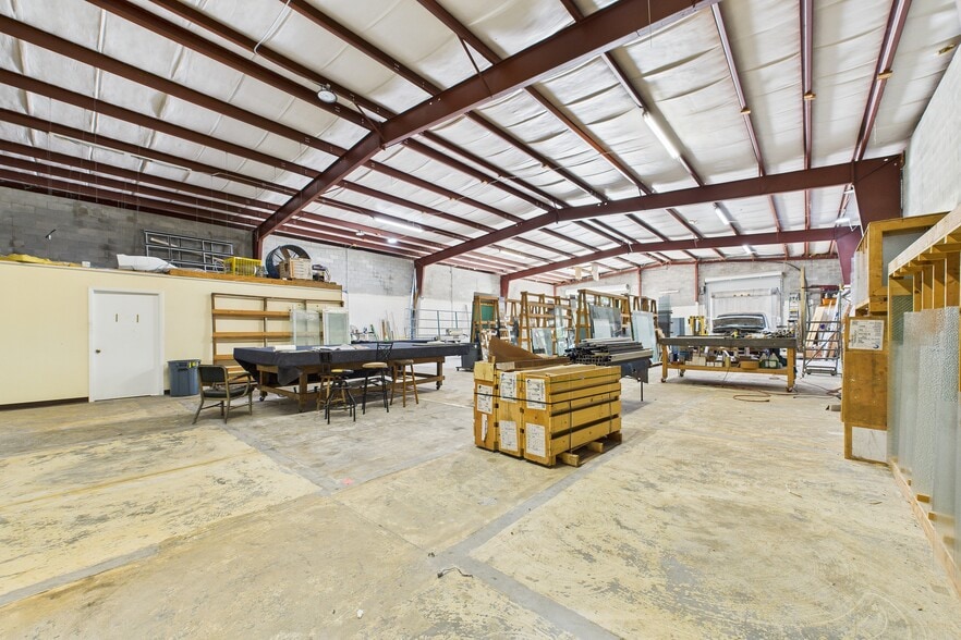 More Photos Of 385 East Dr, Melbourne Light Manufacturing For Lease