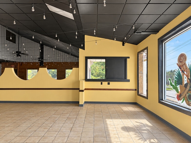 More Photos Of 11025 Hwy 78, Riverside Freestanding For Lease