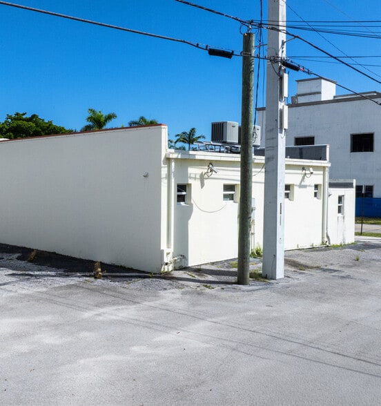 More Photos Of 800 Park Ave, West Palm Beach Storefront Retail Office For Sale