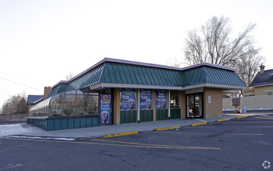 Primary Photo Of 115 S Main St, Spanish Fork Fast Food For Sale