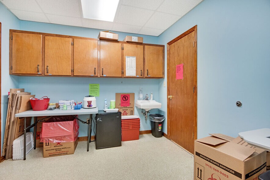 More Photos Of 231 Memorial Dr, Jacksonville Medical For Sale