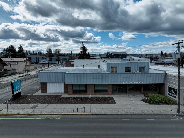 More Photos Of 999 NE 2nd St, Bend Freestanding For Lease