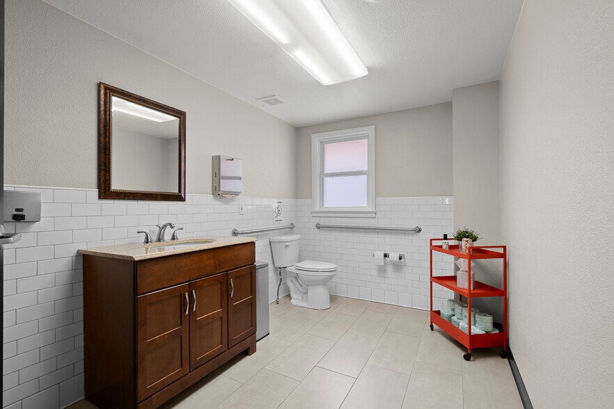 More Photos Of 802 S Tejon St, Colorado Springs Office For Sale