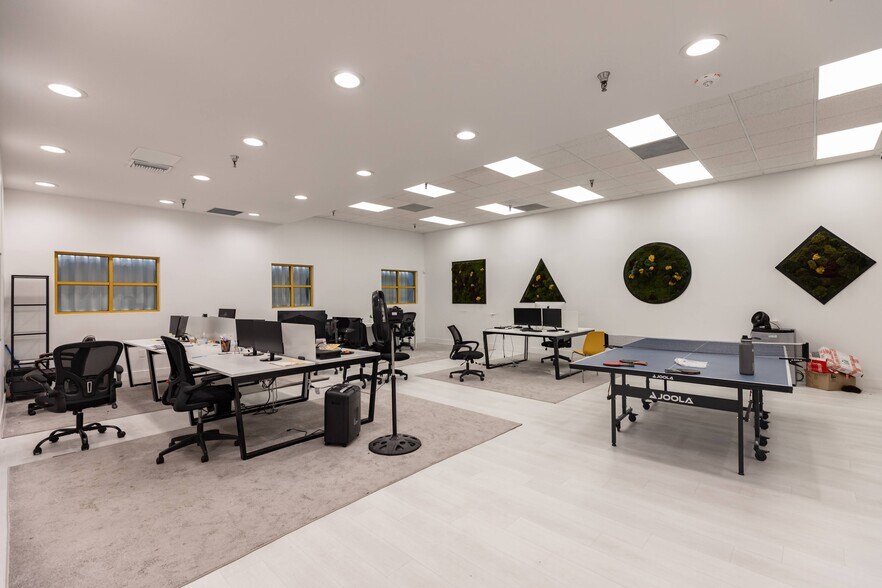 More Photos Of 601 W 20th St, Hialeah Warehouse For Sale