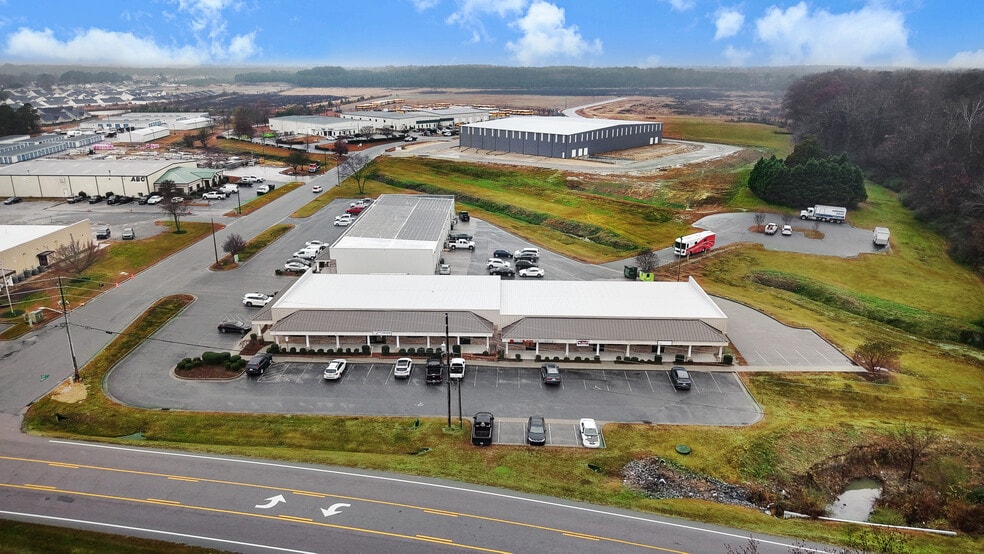 More Photos Of 1990 Woodridge Park Rd, Greenville Research And Development For Lease