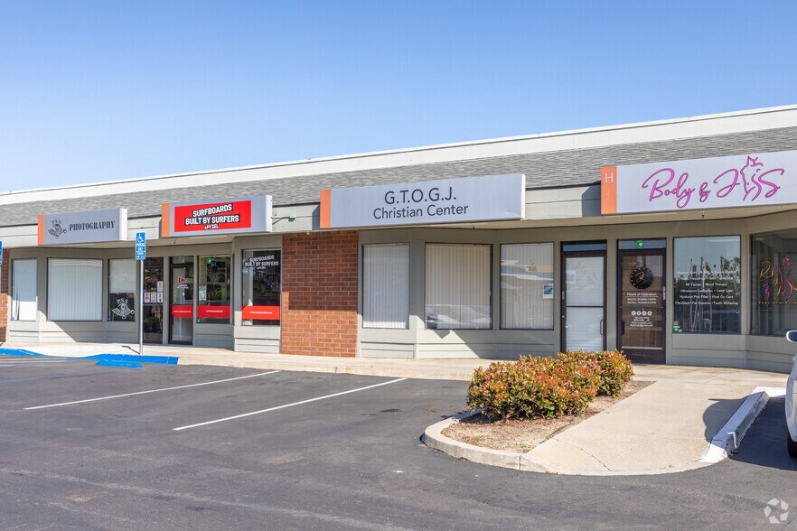 More Photos Of 3375 Mission Ave, Oceanside Unknown For Lease