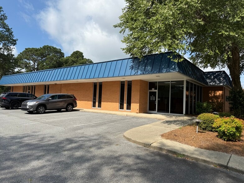 Primary Photo Of 510 Plaza Blvd, Kinston Office For Sale