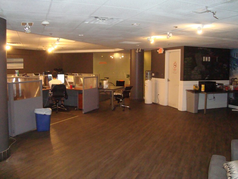 More Photos Of 222 S State St, Ann Arbor Storefront Retail Office For Lease