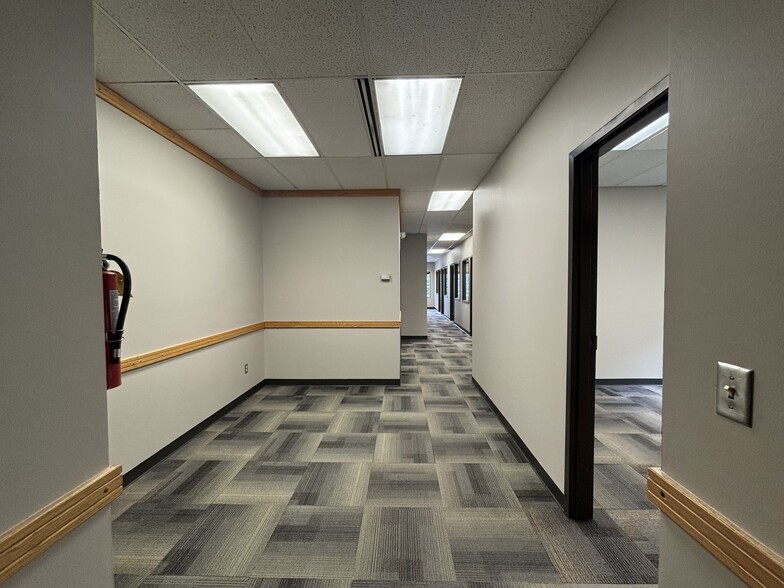 More Photos Of 3900 Arctic Blvd, Anchorage Office For Sale