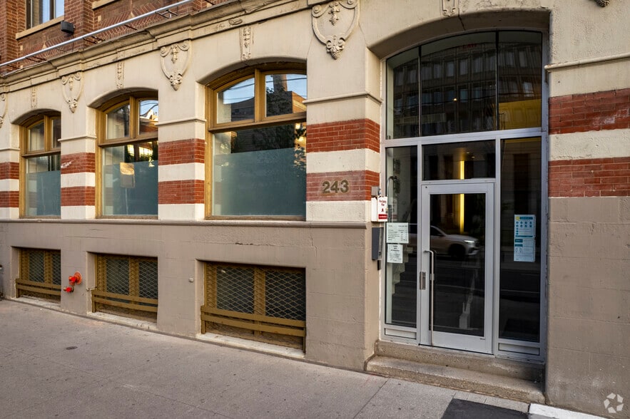 More Photos Of 243 College St, Toronto Office For Sale
