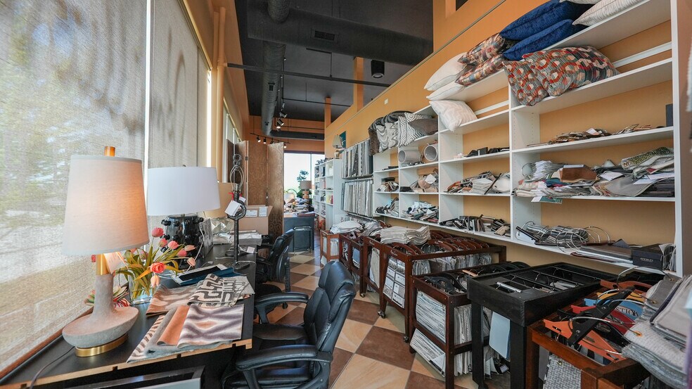 More Photos Of 2265 Bagnell Dam Blvd, Lake Ozark Office For Sale