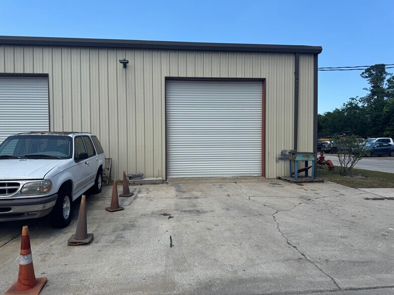 More Photos Of 205 Edgar St, Atlantic Beach Warehouse For Lease
